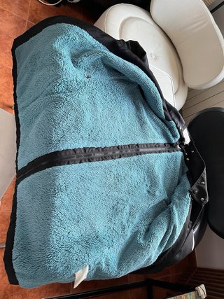 Abrigo premamá y porteo Wombat&Co negro