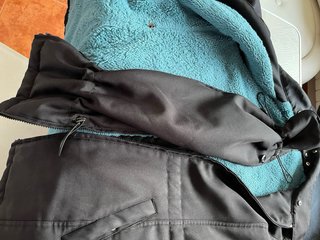 Abrigo premamá y porteo Wombat&Co negro