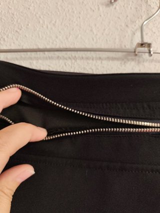 Minifalda de chica talla XXL de Zara.