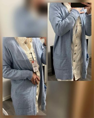 Chaqueta larga azul básica con bolsillos.