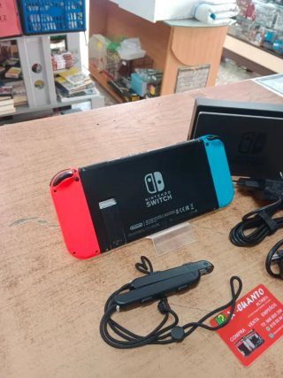 CONSOLA NINTENDO SWITCH 2019 CON ACCESORIOS