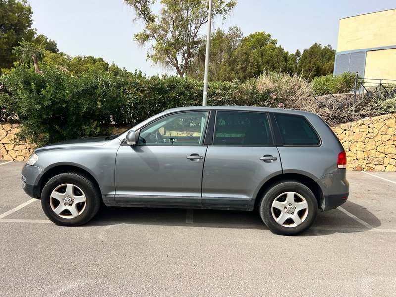 Volkswagen Touareg 2004 - foto 1