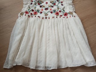 Blusa sin mangas bordada Talla S