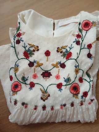 Blusa sin mangas bordada Talla S
