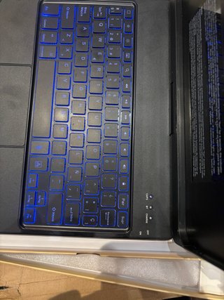 Teclado Inalámbrico Bluetooth con Touchpad y Retro
