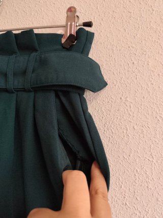 Pantalón de chica talla S de Stradivarius.