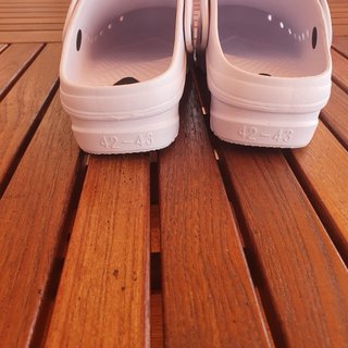 Zuecos blancos talla 42-43