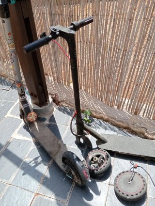 2 Monopatín eléctrico para piezas de recambio