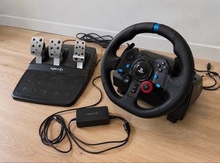 Volante Logitech G con Pedales para Consola