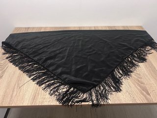 Pico flamenca negro doble capa con flecos