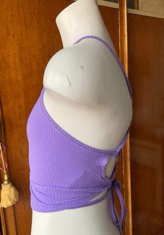 Top morado espalda descubierta