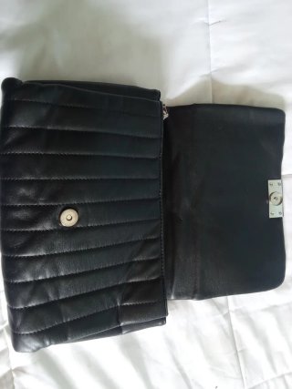 Bolso Parfois negro acolchado