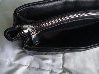 Bolso Parfois negro acolchado