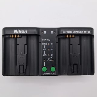 Caricabatterie originale Nikon MH-26 (D4, D5, D6, Grips)