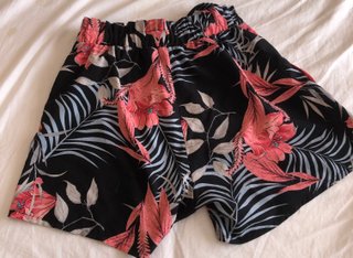 Conjunto Verano Top Negro y Shorts Estampados
