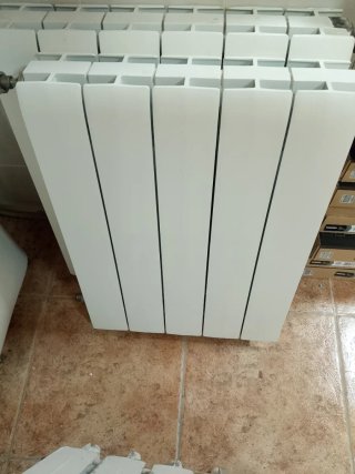 Radiadores de agua blancos