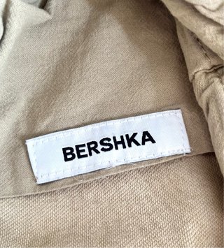 Pantalón corto short cargo Bershka Talla XS beige