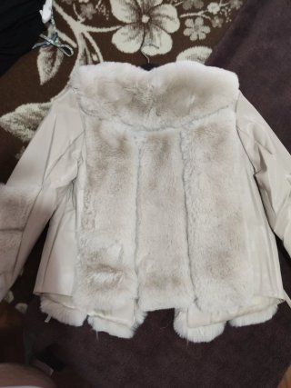 Chaqueta beige,sin uso por error de talla. Talla L