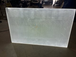 Panel LED Profesional 150x93.5 cm
