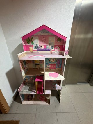 Casa de muñecas rosa
