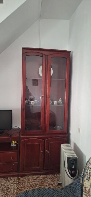 Conjunto 4 muebles comedor madera.