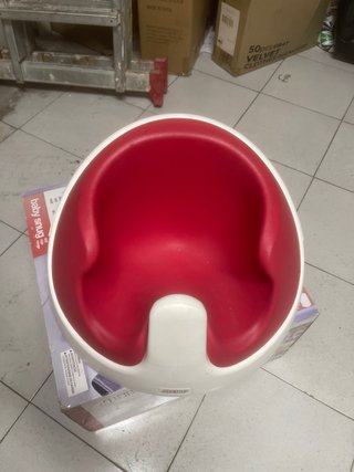 Asiento de suelo para bebé con bandeja