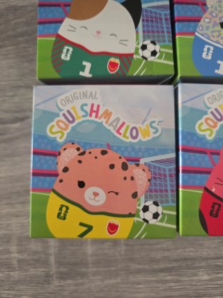 Lote di peluches Squishmallows Coppa del Mondo FIFA 2026