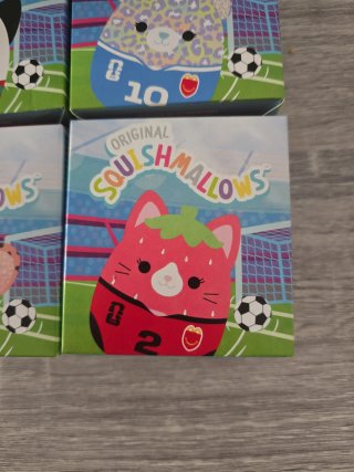 Lote di peluches Squishmallows Coppa del Mondo FIFA 2026