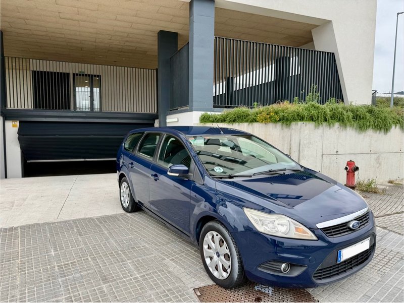 Ford Focus 2010 - foto 1