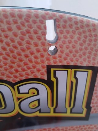 Canasta de baloncesto con pelota