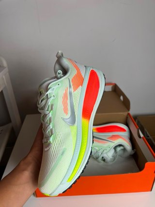 zapatillas nike vomero modelo unisex