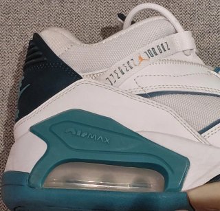 Jordan Jumpman Two Trey Talla 40