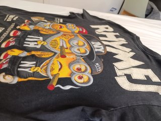 Camiseta RHYMES Minions NY Camiseta negra detalles