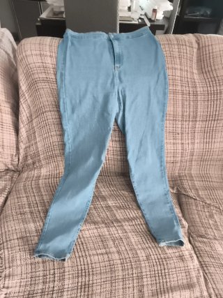 Pantalón vaquero azul claro