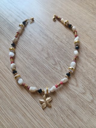 Collana pietre naturali con ciondolo stella marina