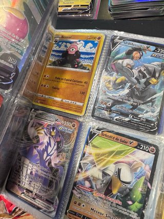 Lote Pokémon: Álbumes y Cartas unas 1000