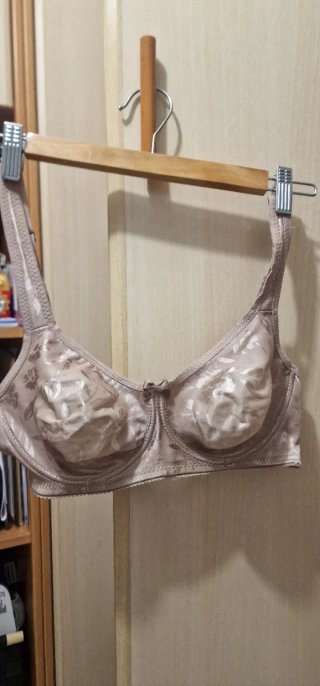 Sujetador beige con estampado floral