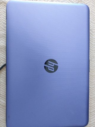 Portátil HP Azul y Negro . Batería agotada.