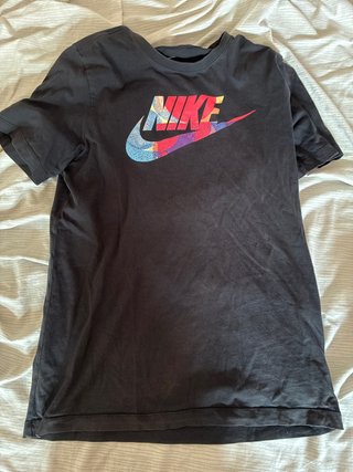 Camiseta Nike Deportiva Negra Multicolor
