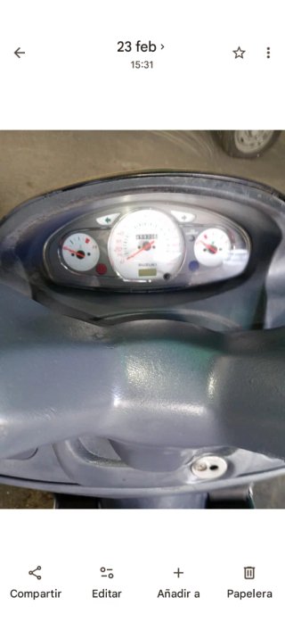 Suzuki Burgman Maxi Scooter Verde/Plata