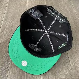 Gorra plana Hellstar negra y verde