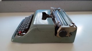 Máquina de escribir Olivetti Studio 44