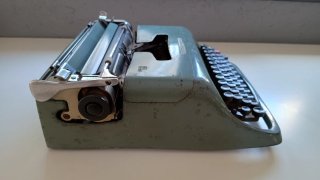 Máquina de escribir Olivetti Studio 44