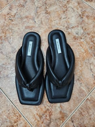 Sandalias negras Stradivarius