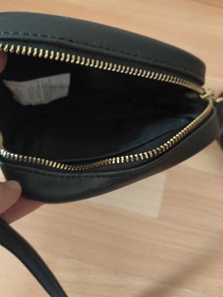 Bolso negro con flecos sólo 3€