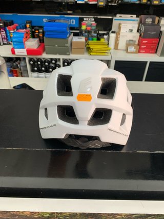 Casco EASSUH Blanco