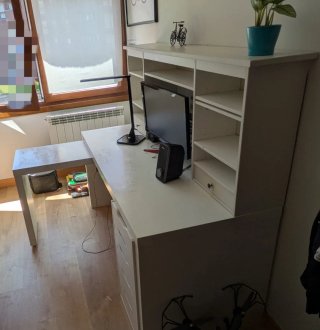 Scrivania Bianca Ikea con Cassettiera e Stoccaggio