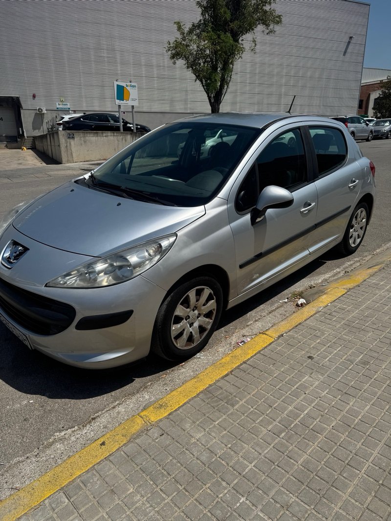 Peugeot 207 2008 - foto 1