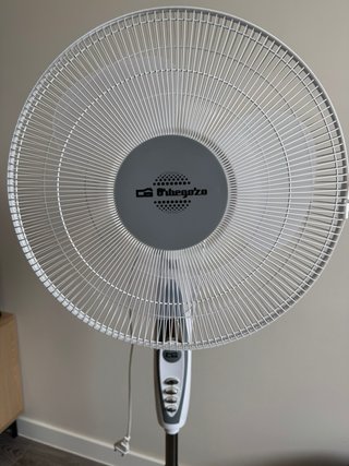 Ventilador Orbegozo Plata y Blanco 3 velocidades