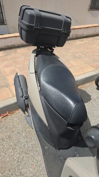 Yamaha Tricity 125 Scooter Beige/Negro